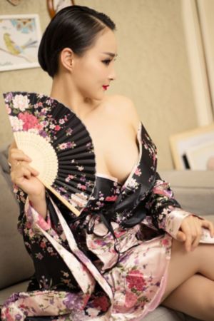 在线播放啄木乌丝袜秘书_1080P全集免费播放